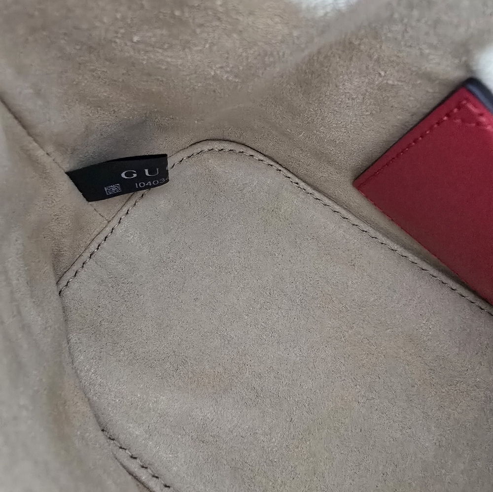 Gucci GG Marmont Red Shoulder Bag - Picture 7 of 9